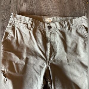 Men’s Docker Cargo Pants 35x32 classic fit. Beige